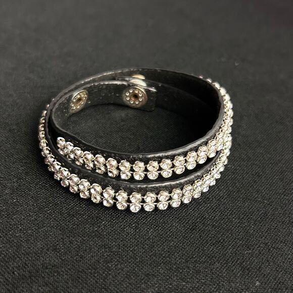 Chloe + Isabel Leather Double Wrap Rhinestone Black Bracelet Adjustable - Picture 2 of 6